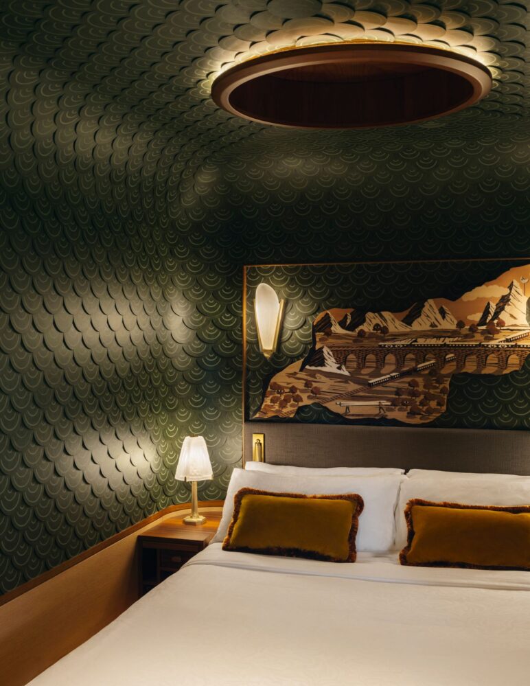 L'Observatoire Bedroom Bed and Oculus