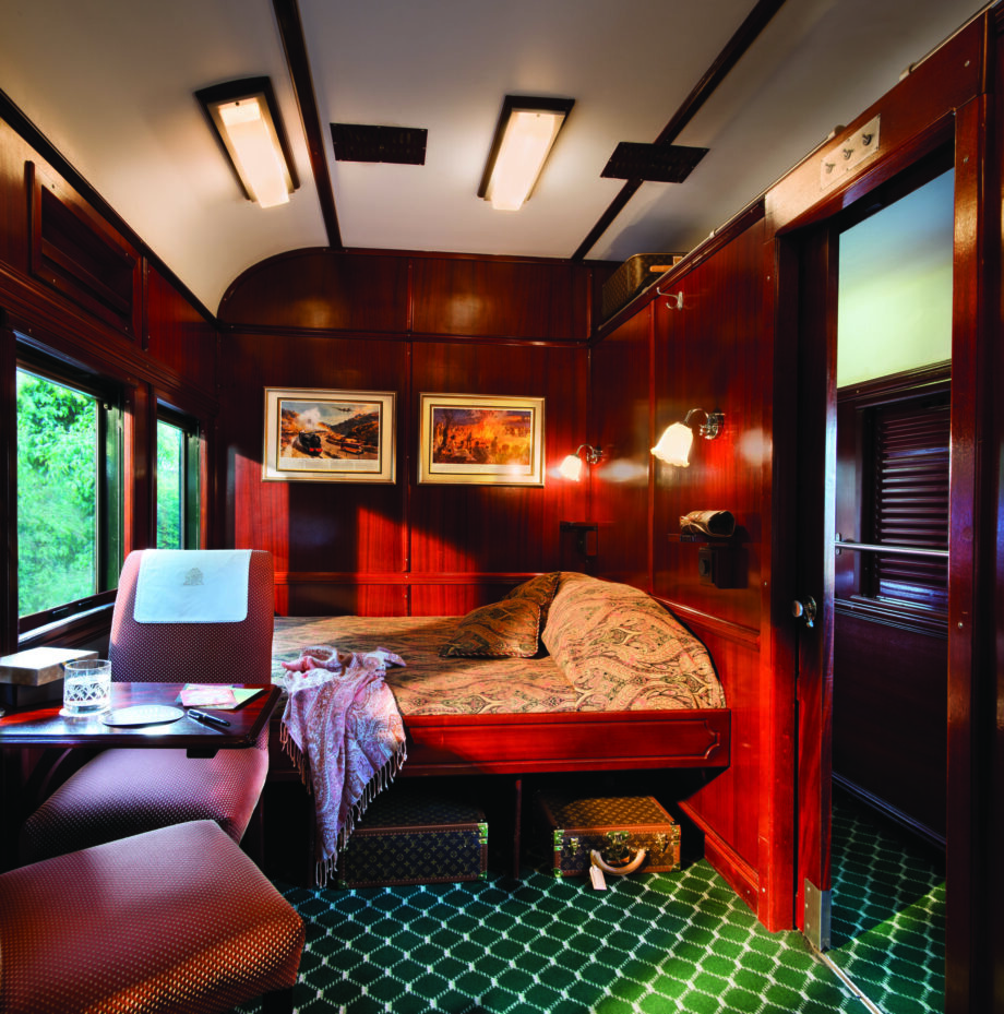 Deluxe Suite - Double bed (crosswise)